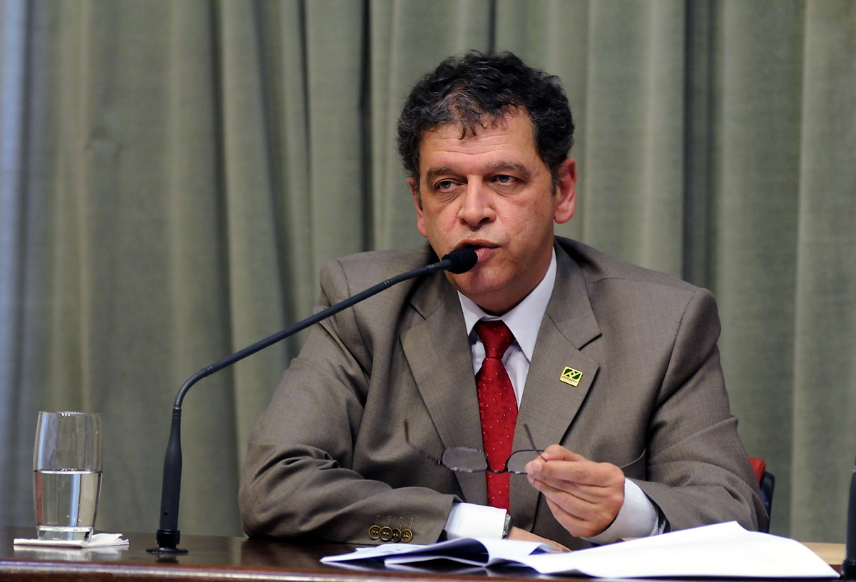 Jaime Henrique Caldas Parreira, superintendente do Aeroporto Internacional de Guarulhos<a style='float:right;color:#ccc' href='https://www3.al.sp.gov.br/repositorio/noticia/09-2009/CPITRANSPAEREOSJaimeHenriqueCaldasParreiraSuperin aerointerguarulhos 15MAU.jpg' target=_blank><i class='bi bi-zoom-in'></i> Clique para ver a imagem </a>